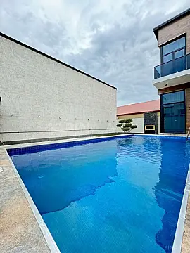 Satılır 6 otaqlı həyət evi 250 m²