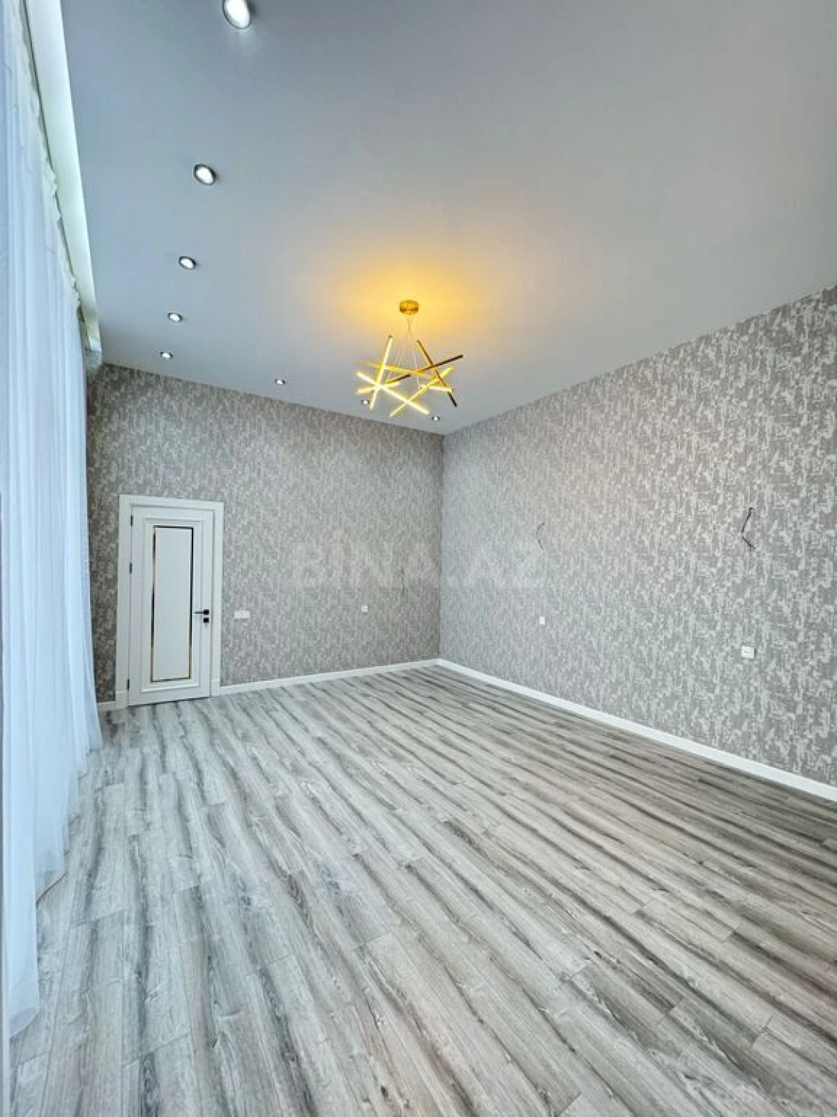 Satılır 6 otaqlı həyət evi 250 m²