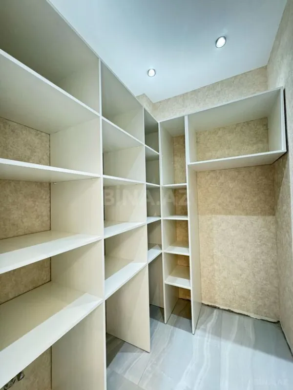 Satılır 6 otaqlı həyət evi 250 m²