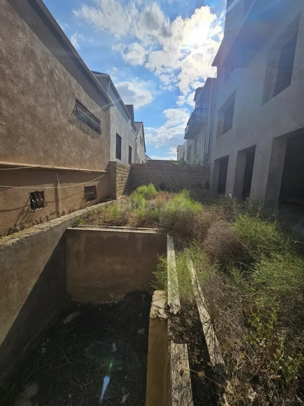 Satılır 7 otaqlı həyət evi 430 m²