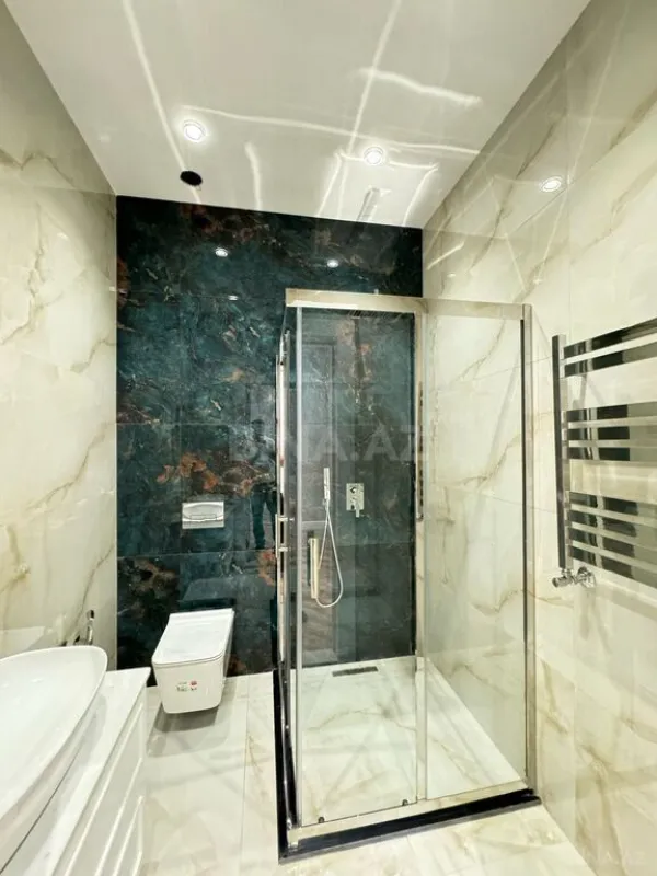 Satılır 6 otaqlı həyət evi 400 m²