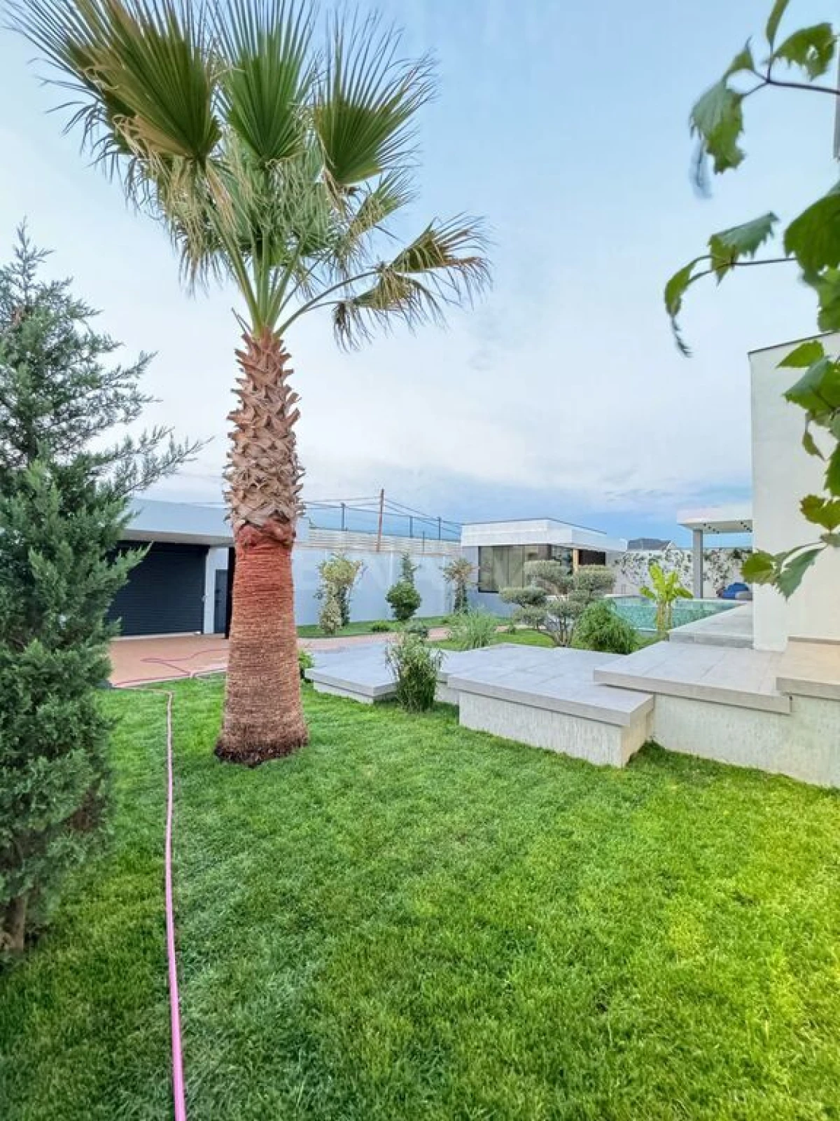 Satılır 6 otaqlı həyət evi 400 m²