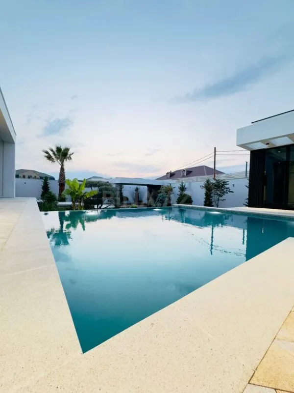 Satılır 6 otaqlı həyət evi 400 m²