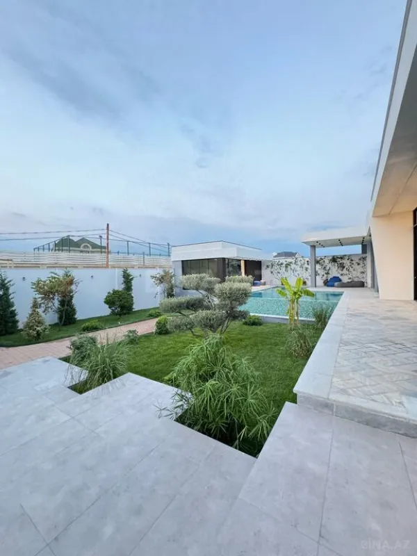Satılır 6 otaqlı həyət evi 400 m²