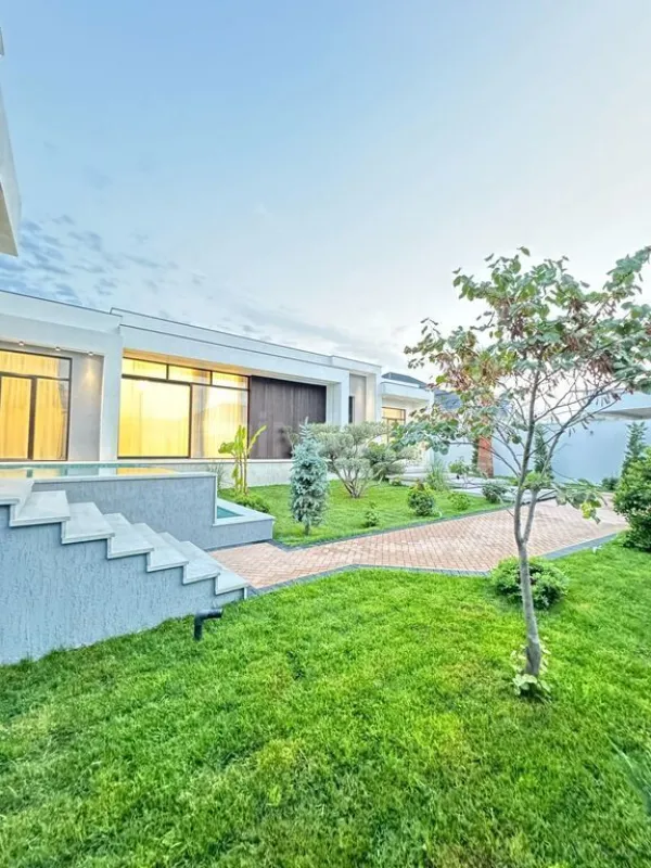 Satılır 6 otaqlı həyət evi 400 m²
