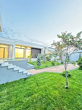 Satılır 6 otaqlı həyət evi 400 m²