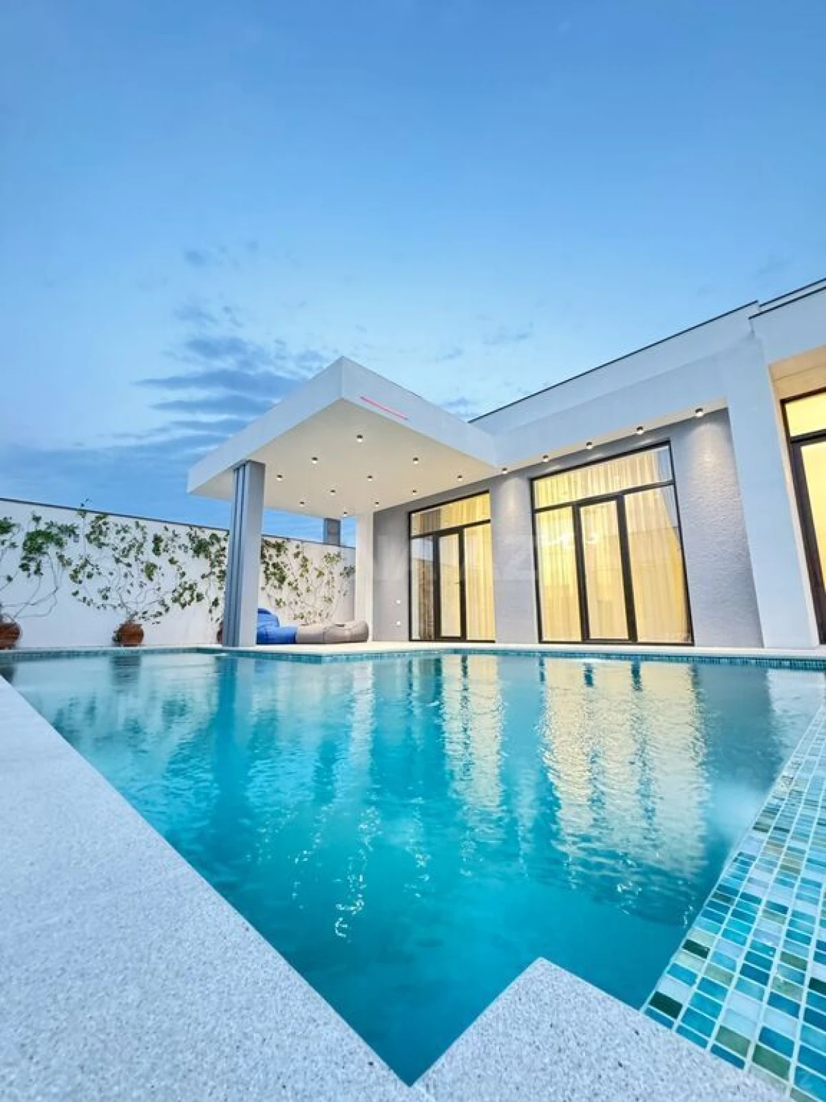 Satılır 6 otaqlı həyət evi 400 m²