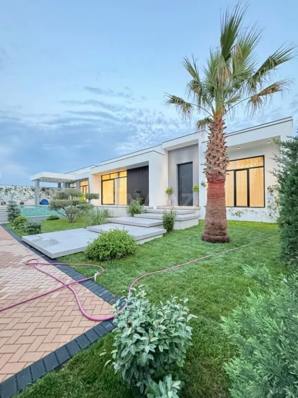 Satılır 6 otaqlı həyət evi 400 m²