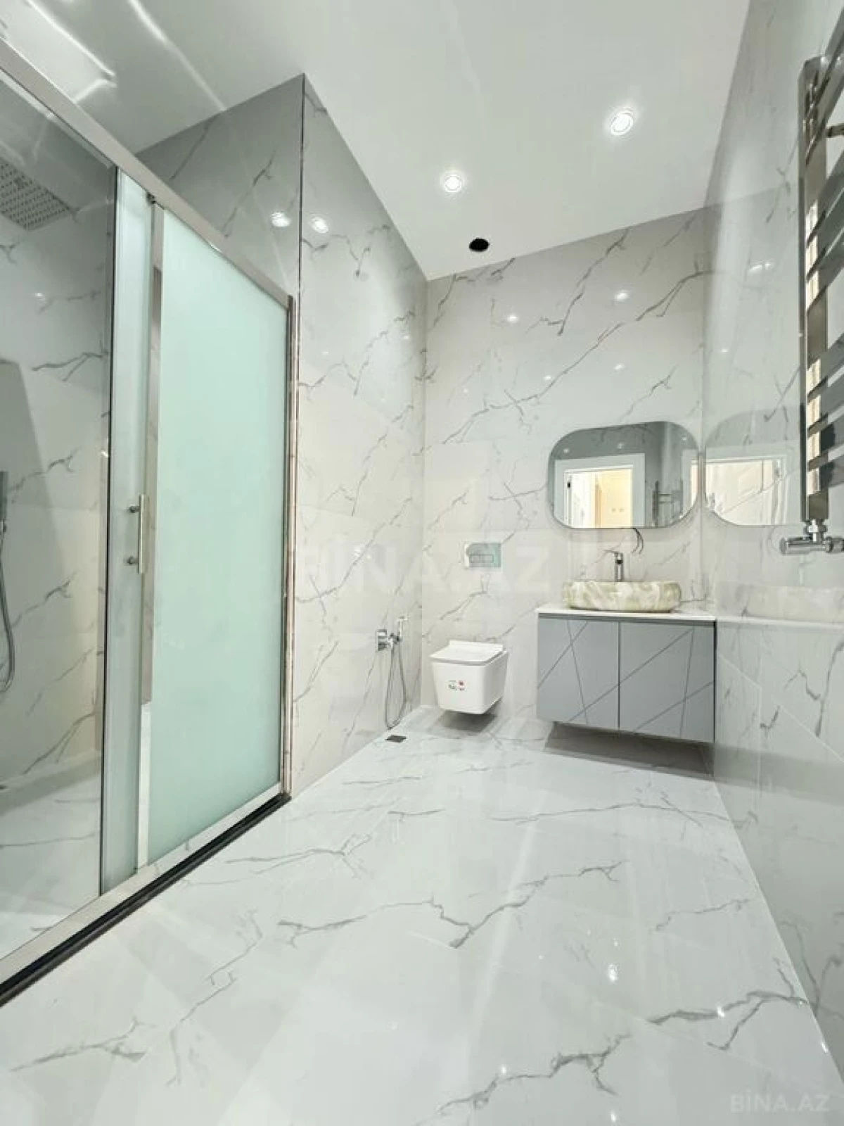 Satılır 6 otaqlı həyət evi 400 m²