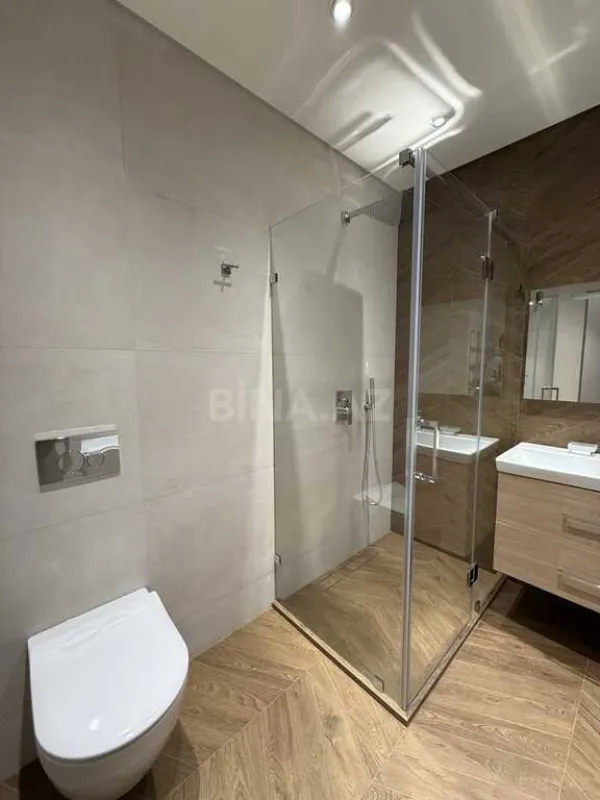 Satılır 4 otaqlı mənzil 288 m²