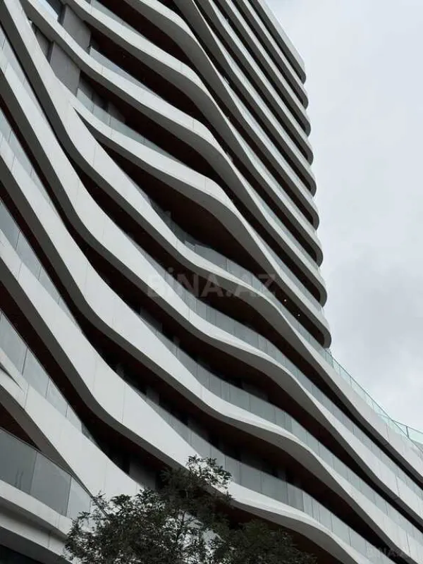 Satılır 4 otaqlı mənzil 288 m²