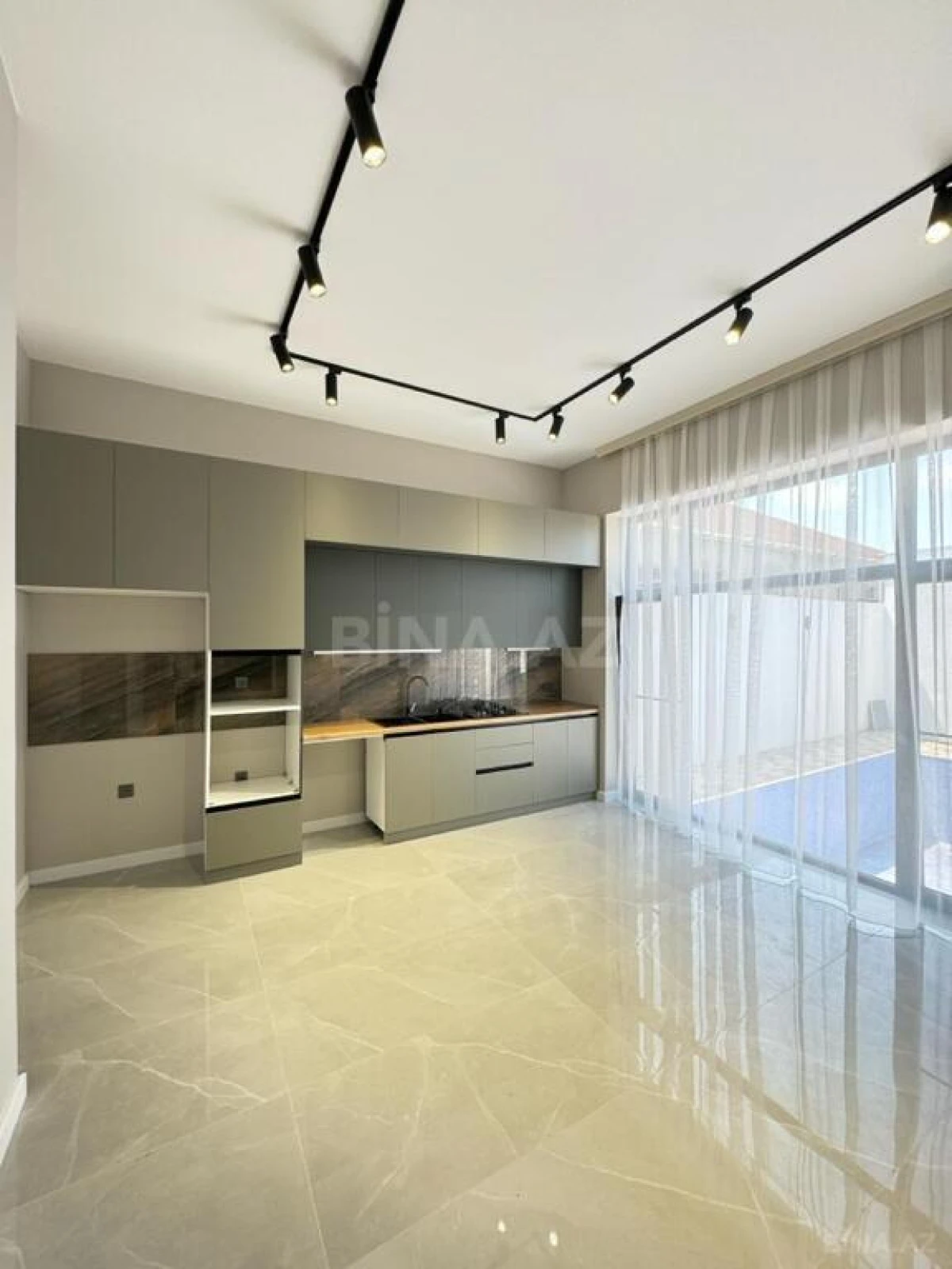 Satılır 4 otaqlı həyət evi 180 m²