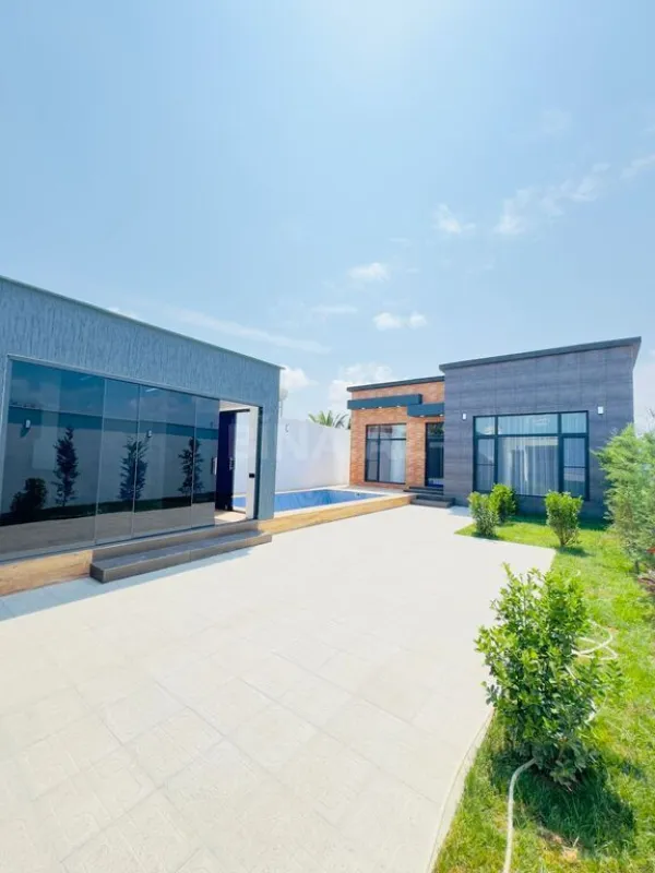 Satılır 4 otaqlı həyət evi 180 m²