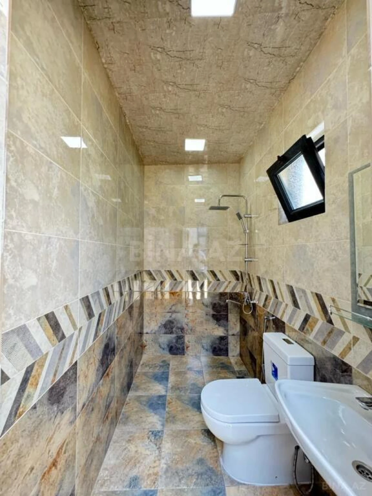 Satılır 4 otaqlı həyət evi 180 m²