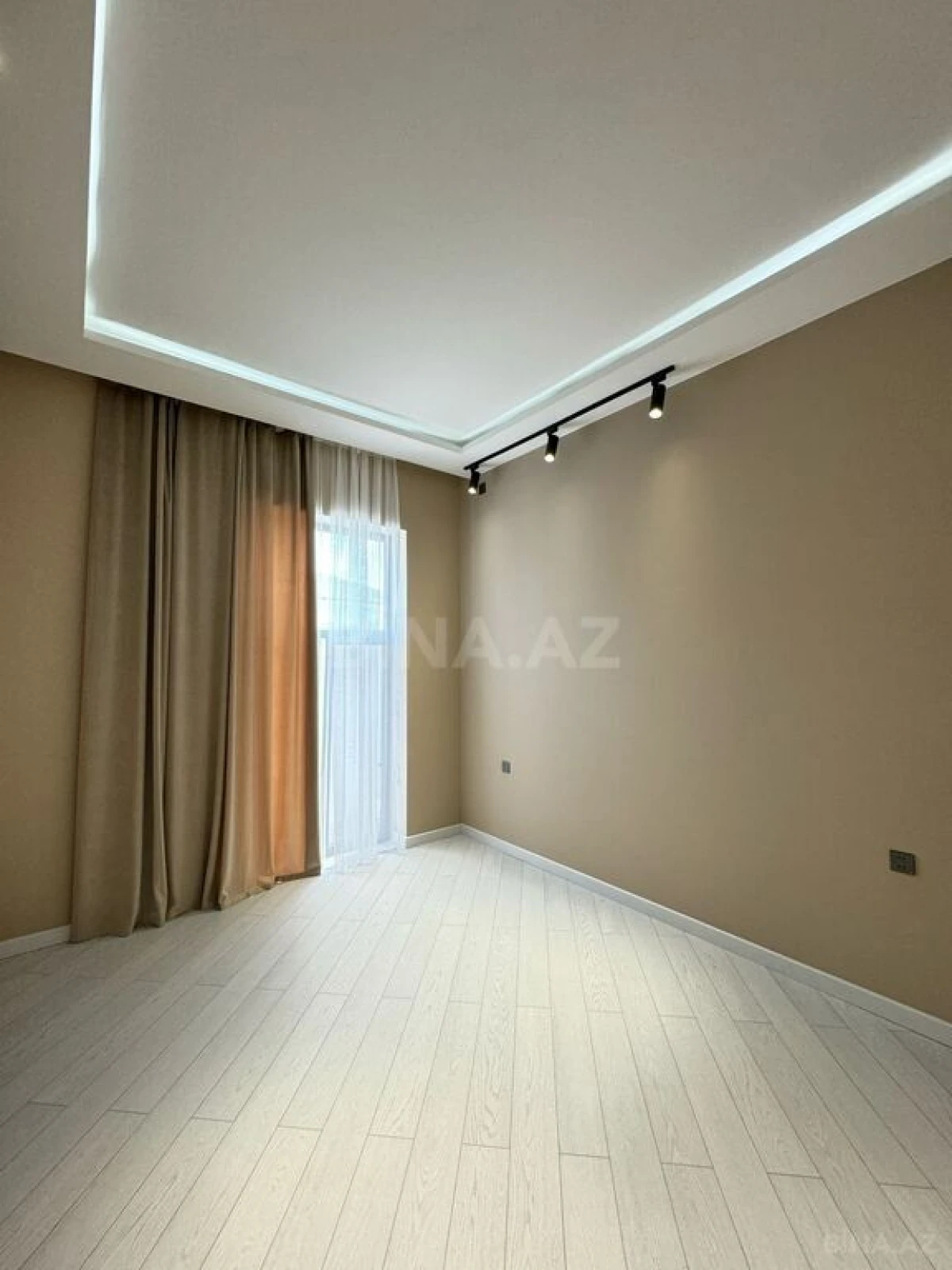 Satılır 4 otaqlı həyət evi 180 m²