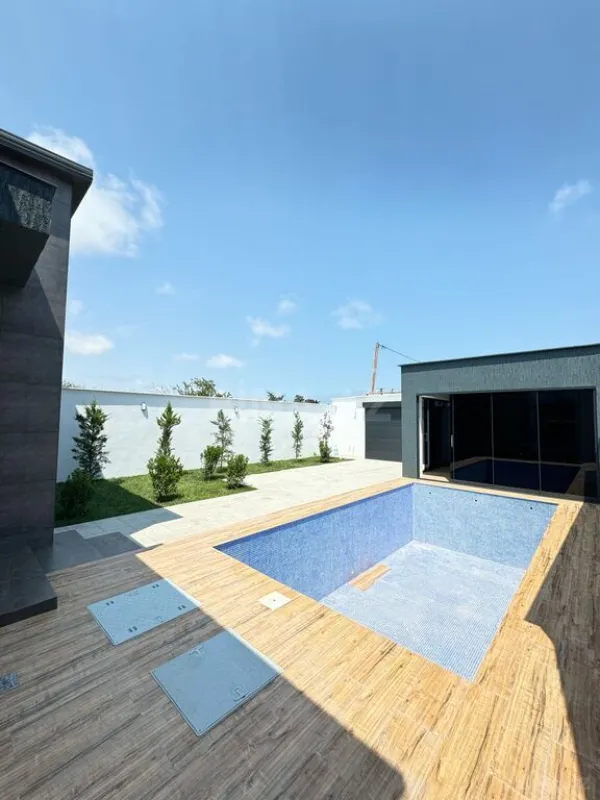 Satılır 4 otaqlı həyət evi 180 m²