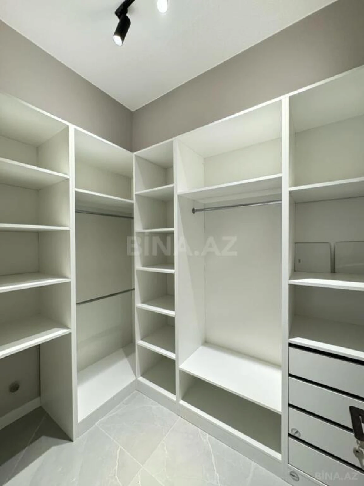 Satılır 4 otaqlı həyət evi 180 m²