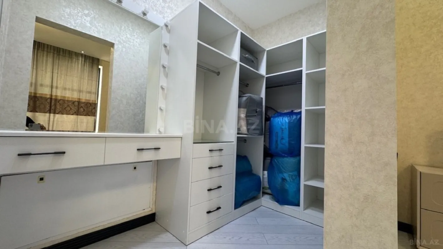 Satılır 4 otaqlı həyət evi 220 m²