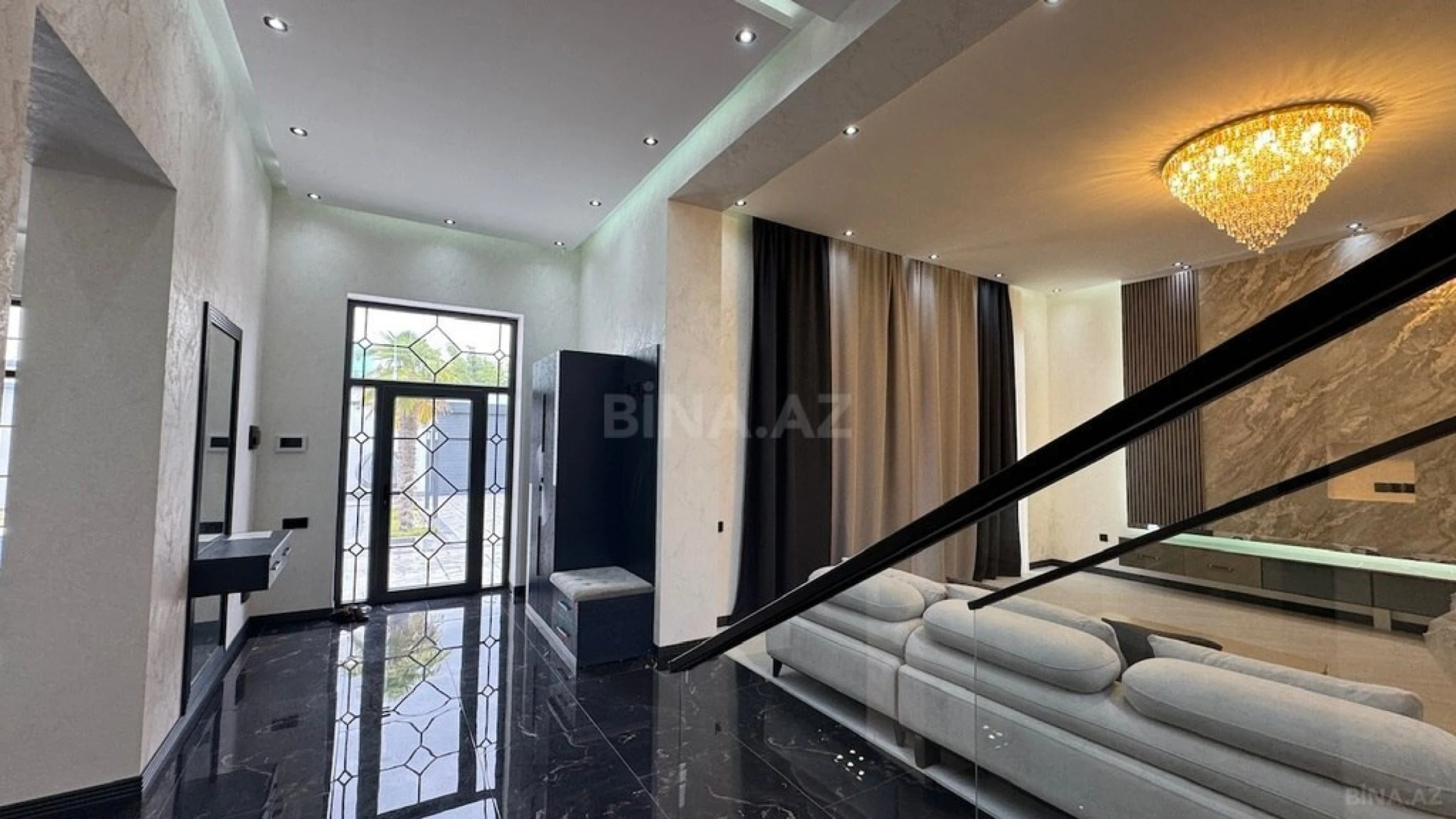 Satılır 4 otaqlı həyət evi 220 m²