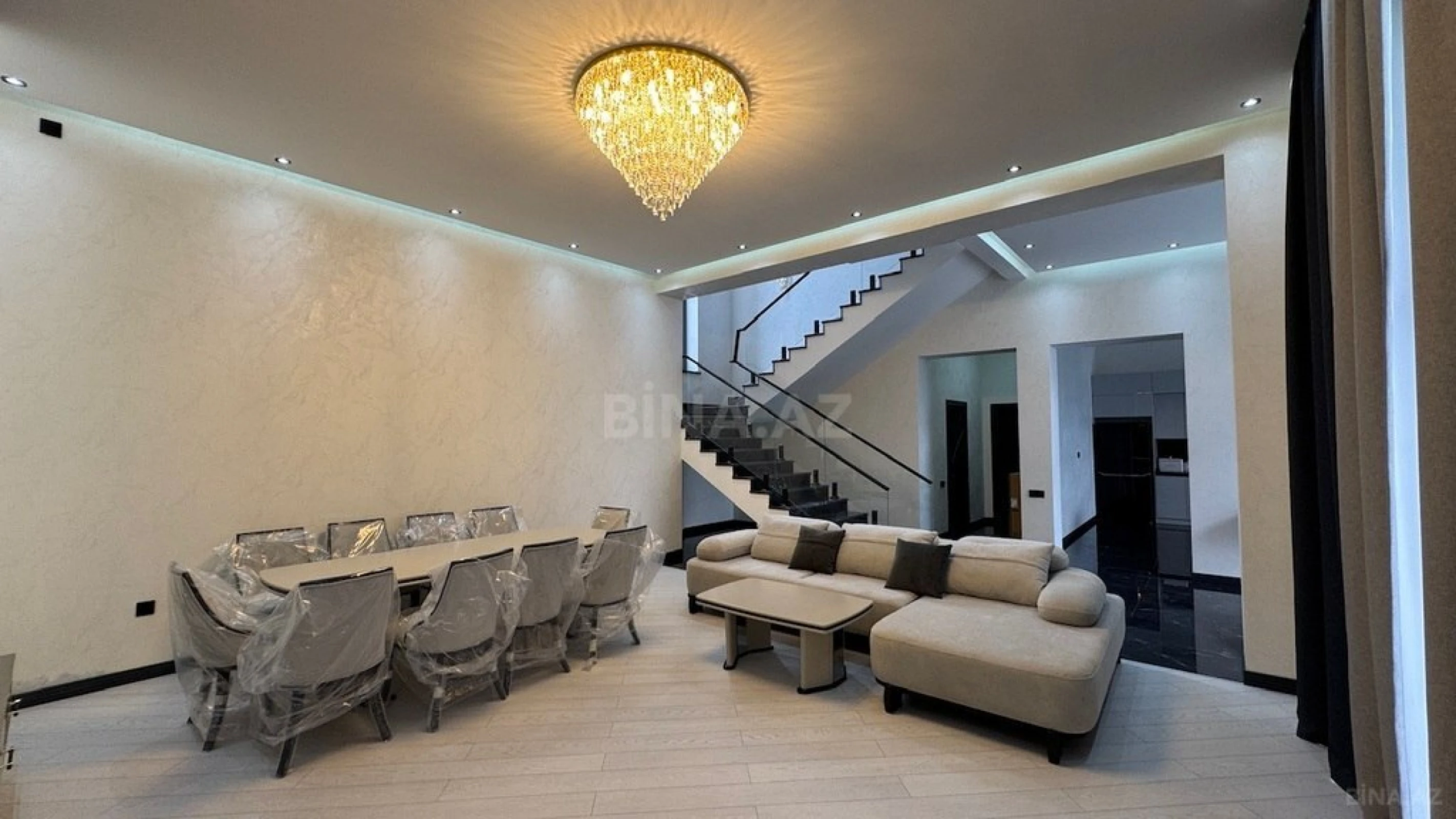 Satılır 4 otaqlı həyət evi 220 m²