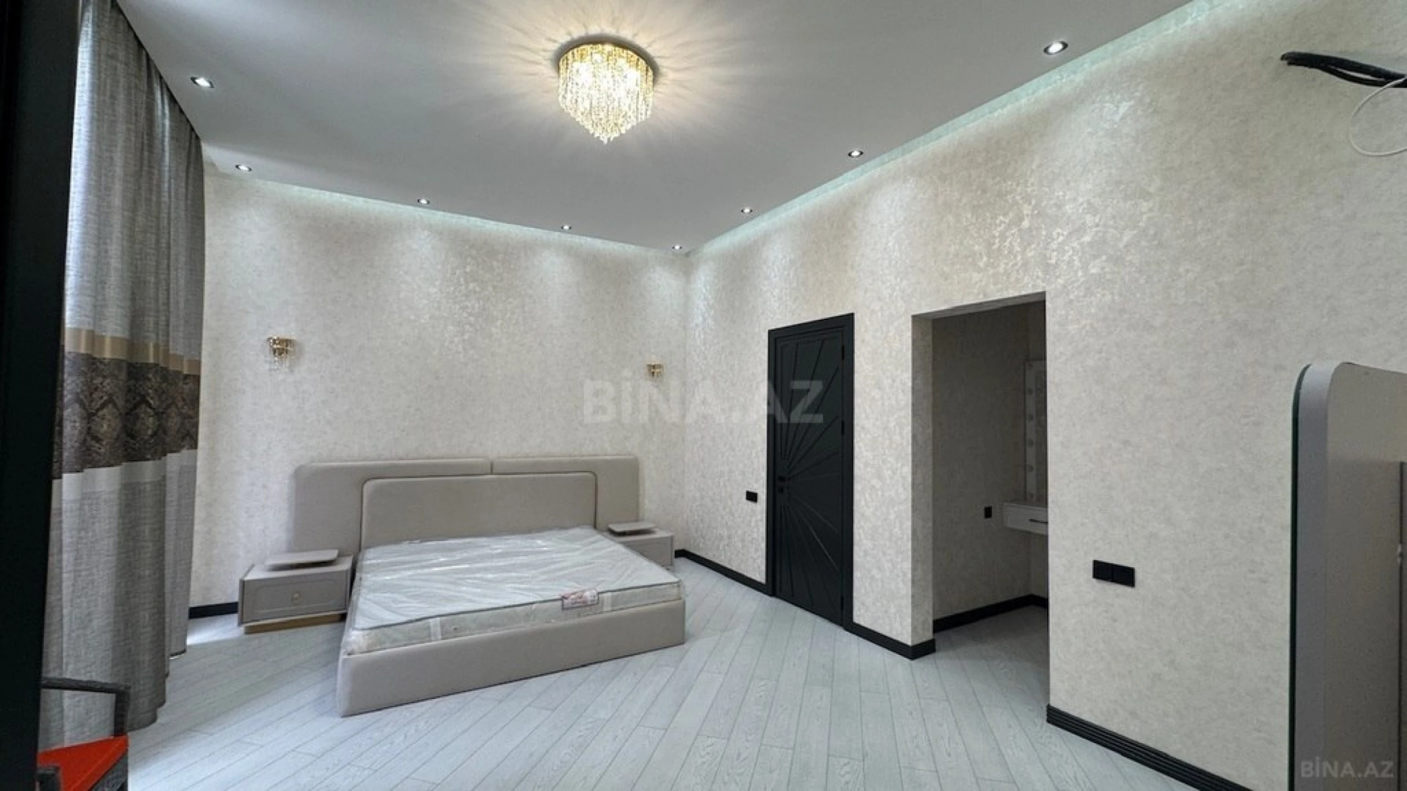 Satılır 4 otaqlı həyət evi 220 m²