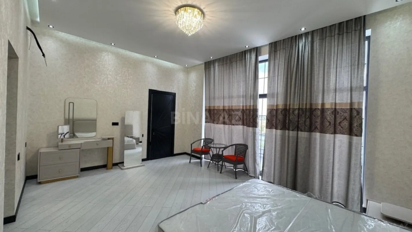 Satılır 4 otaqlı həyət evi 220 m²