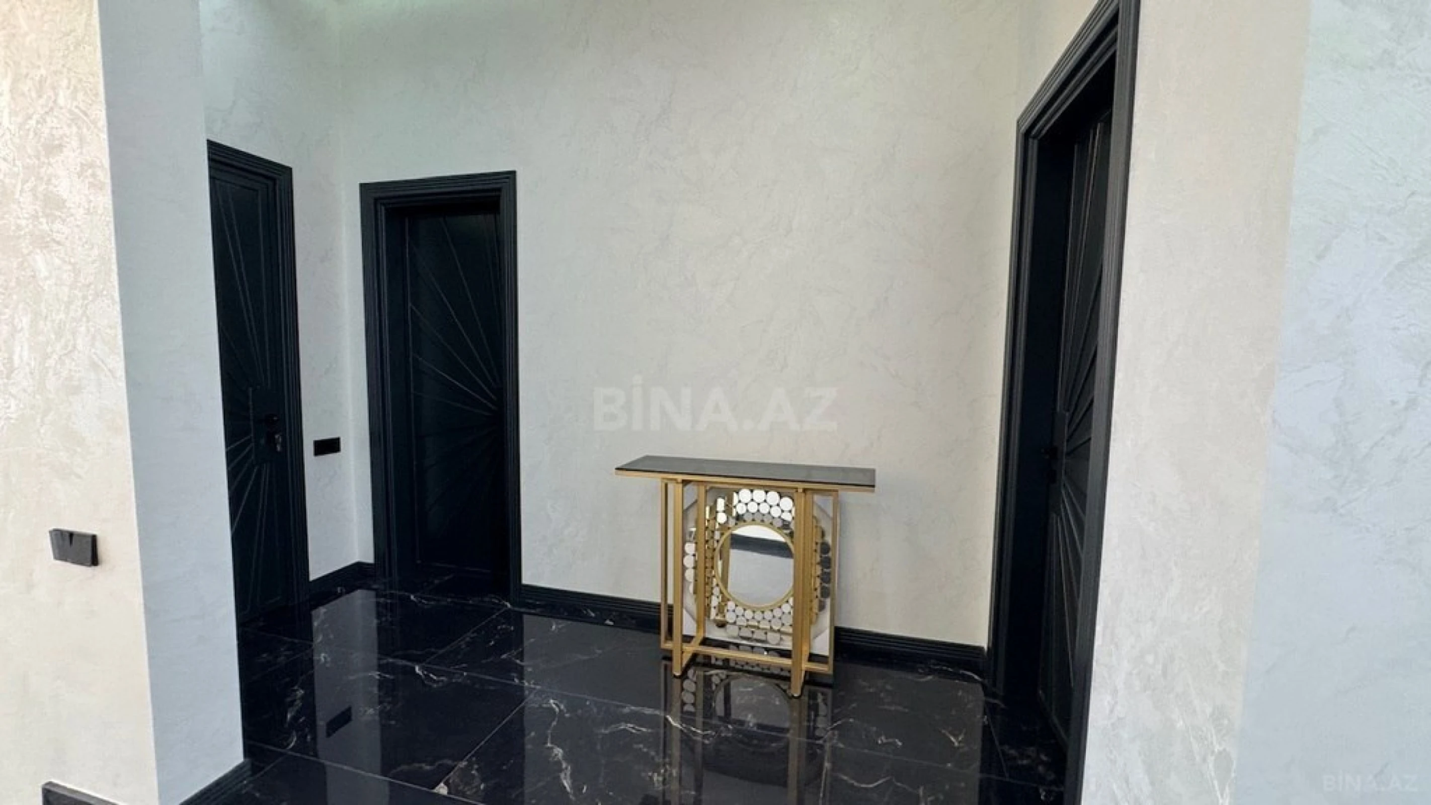 Satılır 4 otaqlı həyət evi 220 m²