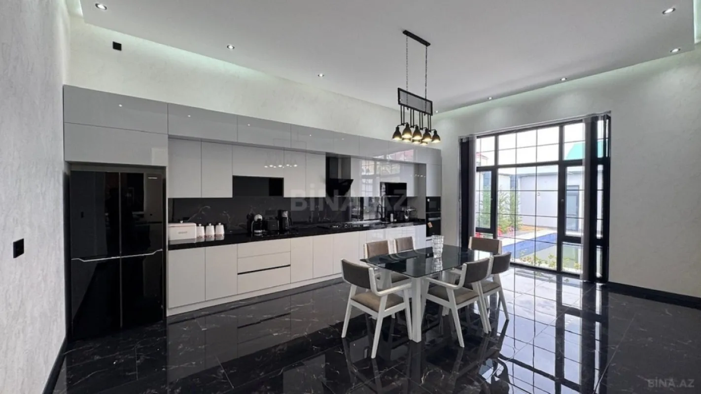 Satılır 4 otaqlı həyət evi 220 m²