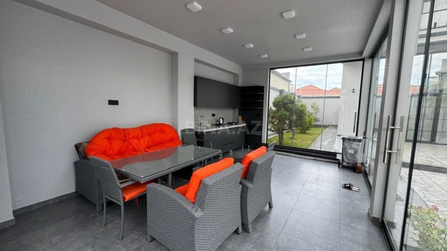 Satılır 4 otaqlı həyət evi 220 m²