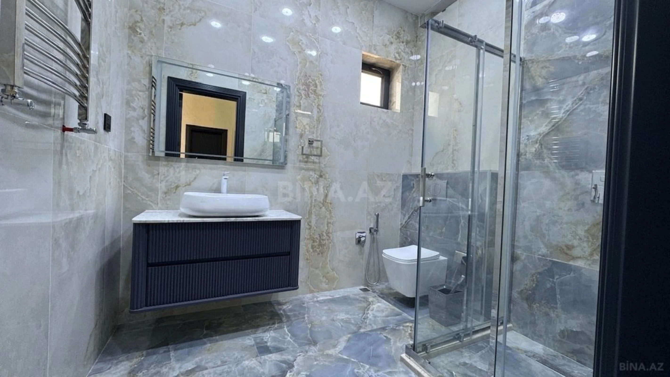 Satılır 4 otaqlı həyət evi 220 m²