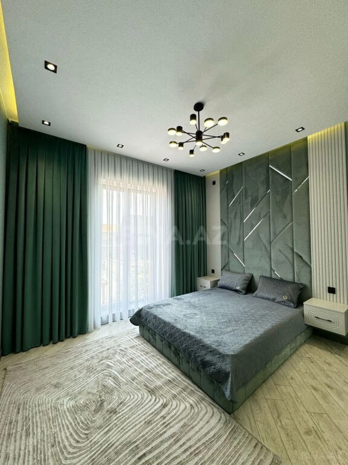 Satılır 6 otaqlı həyət evi 300 m²