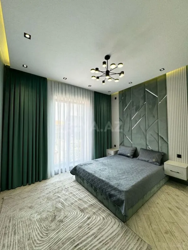 Satılır 6 otaqlı həyət evi 300 m²