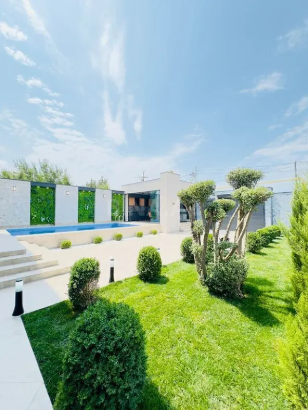 Satılır 6 otaqlı həyət evi 300 m²