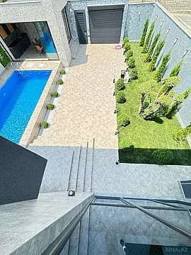 Satılır 6 otaqlı həyət evi 300 m²