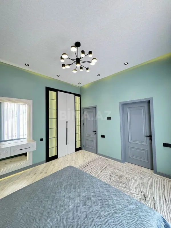 Satılır 6 otaqlı həyət evi 300 m²