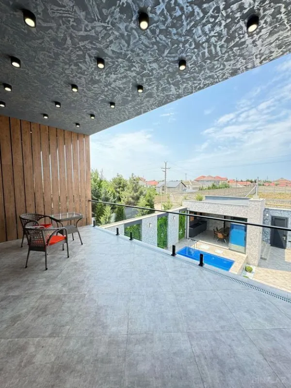Satılır 6 otaqlı həyət evi 300 m²