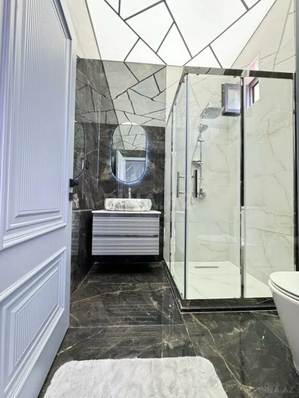 Satılır 6 otaqlı həyət evi 300 m²