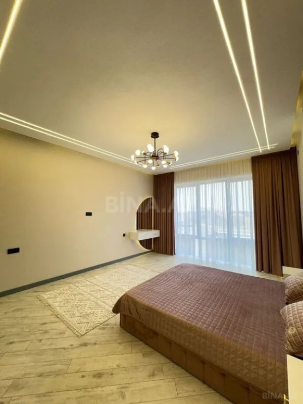 Satılır 6 otaqlı həyət evi 300 m²