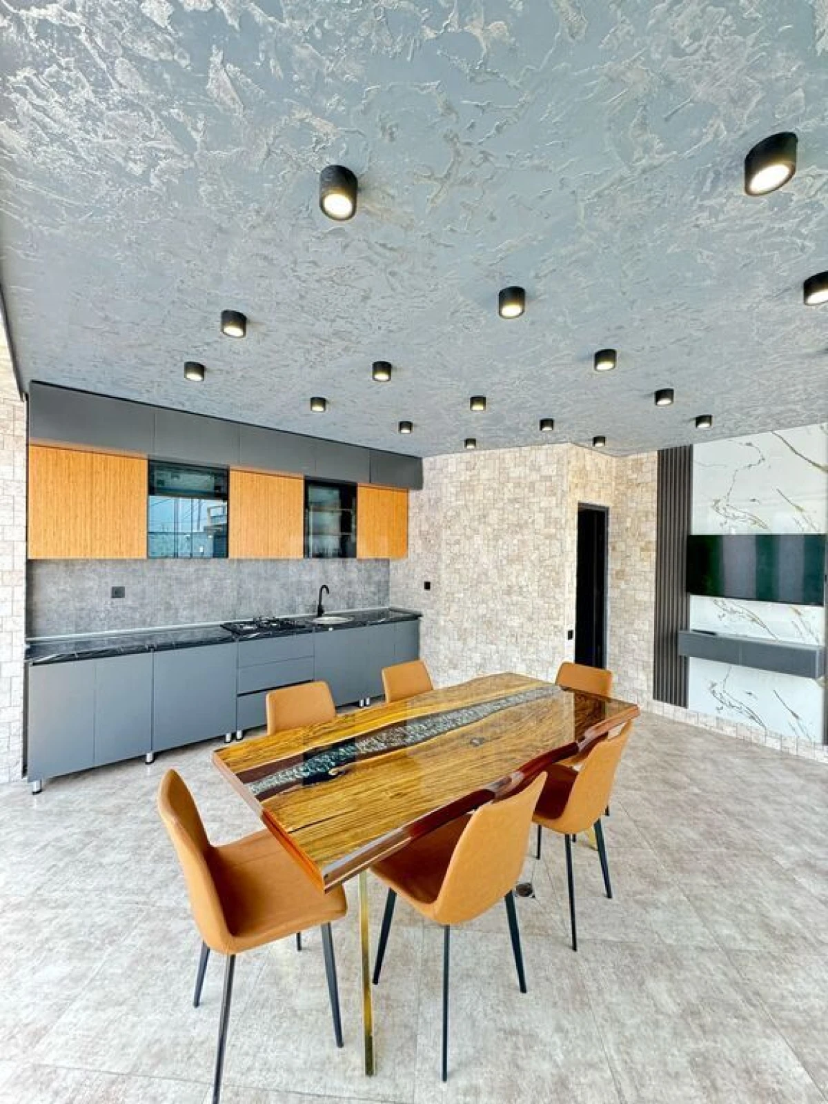 Satılır 6 otaqlı həyət evi 300 m²