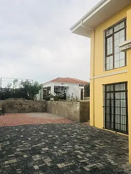 Satılır 4 otaqlı həyət evi 280 m²