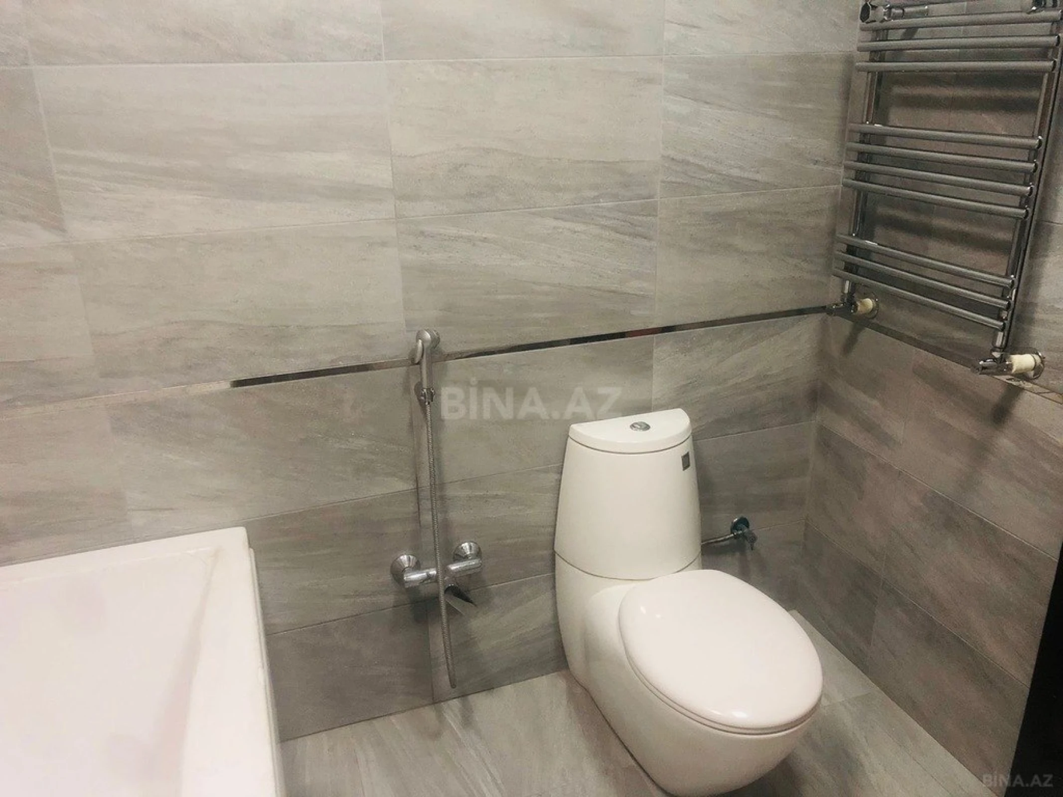 Satılır 4 otaqlı həyət evi 280 m²