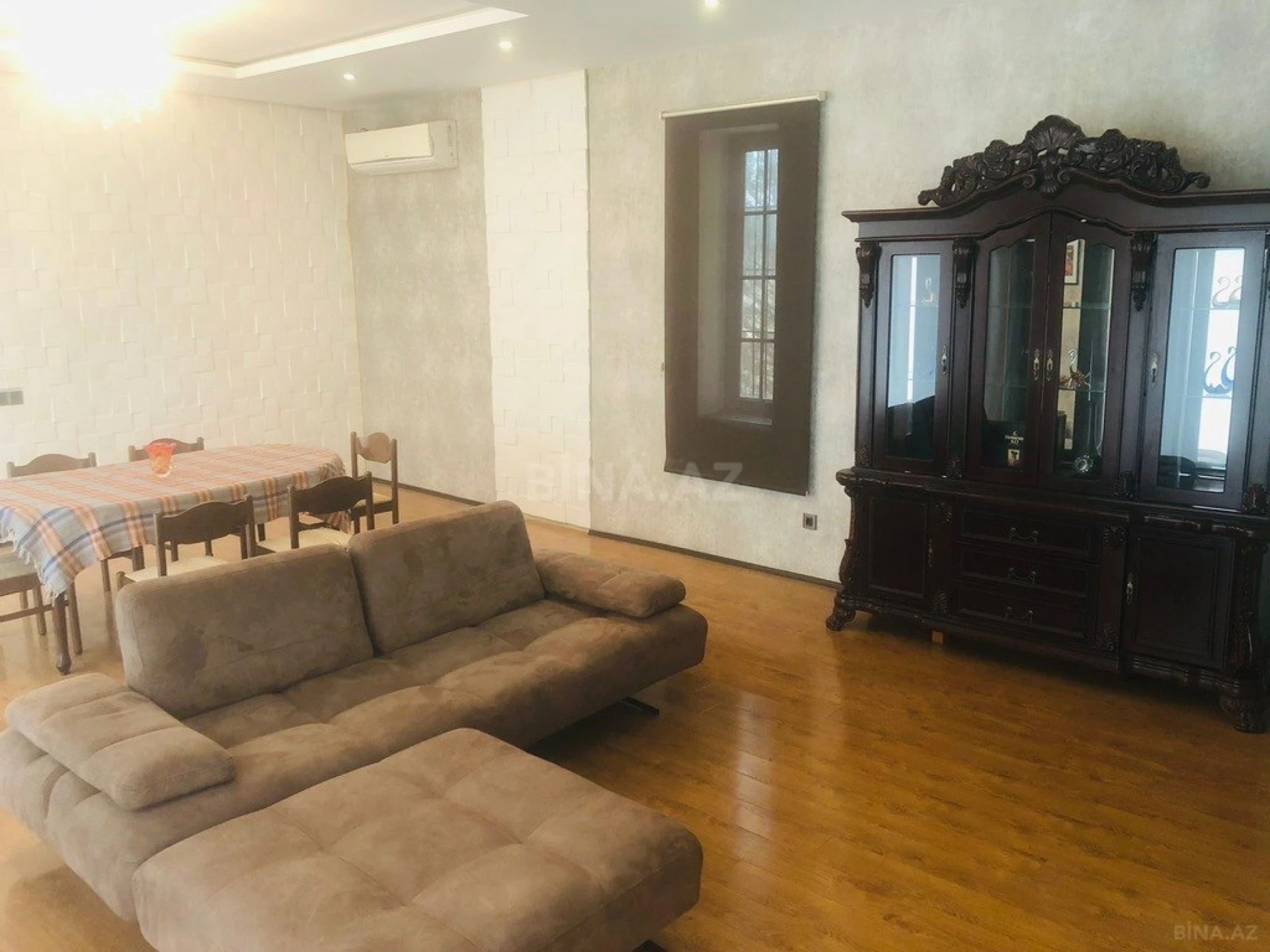 Satılır 4 otaqlı həyət evi 280 m²