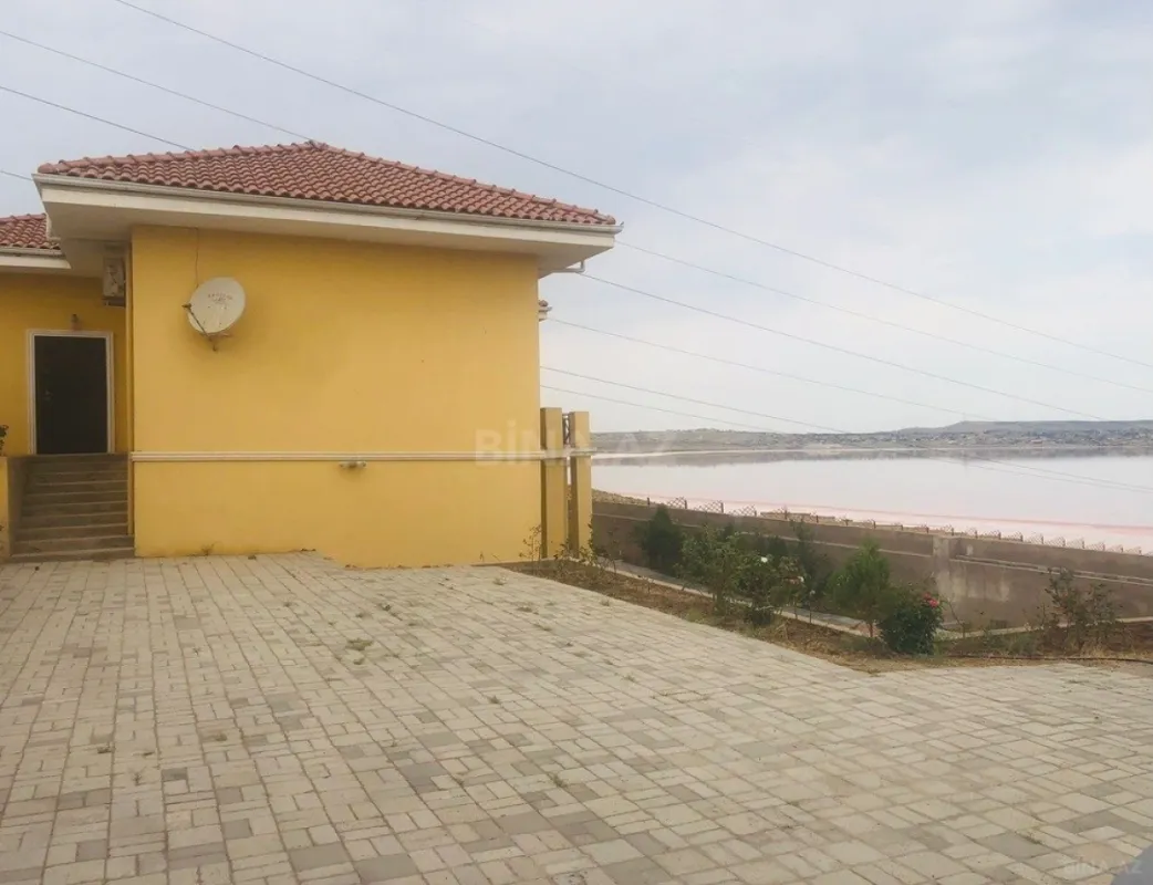 Satılır 4 otaqlı həyət evi 280 m²