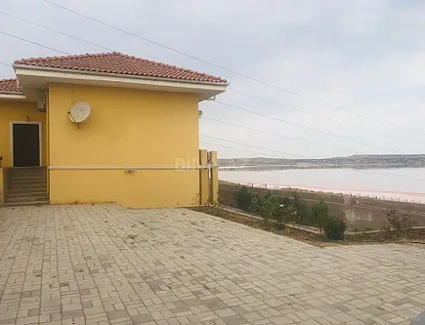 Satılır 4 otaqlı həyət evi 280 m²