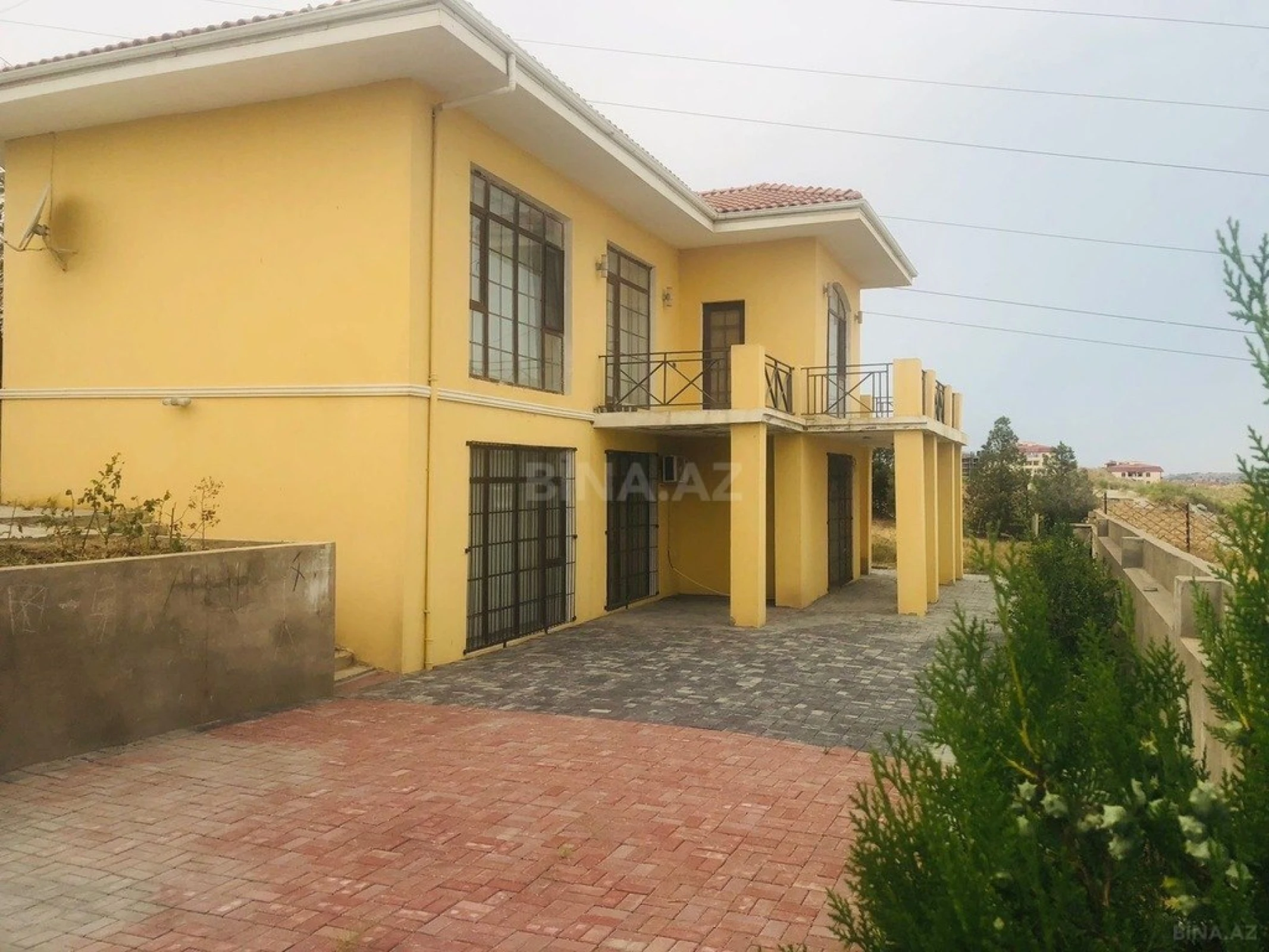 Satılır 4 otaqlı həyət evi 280 m²