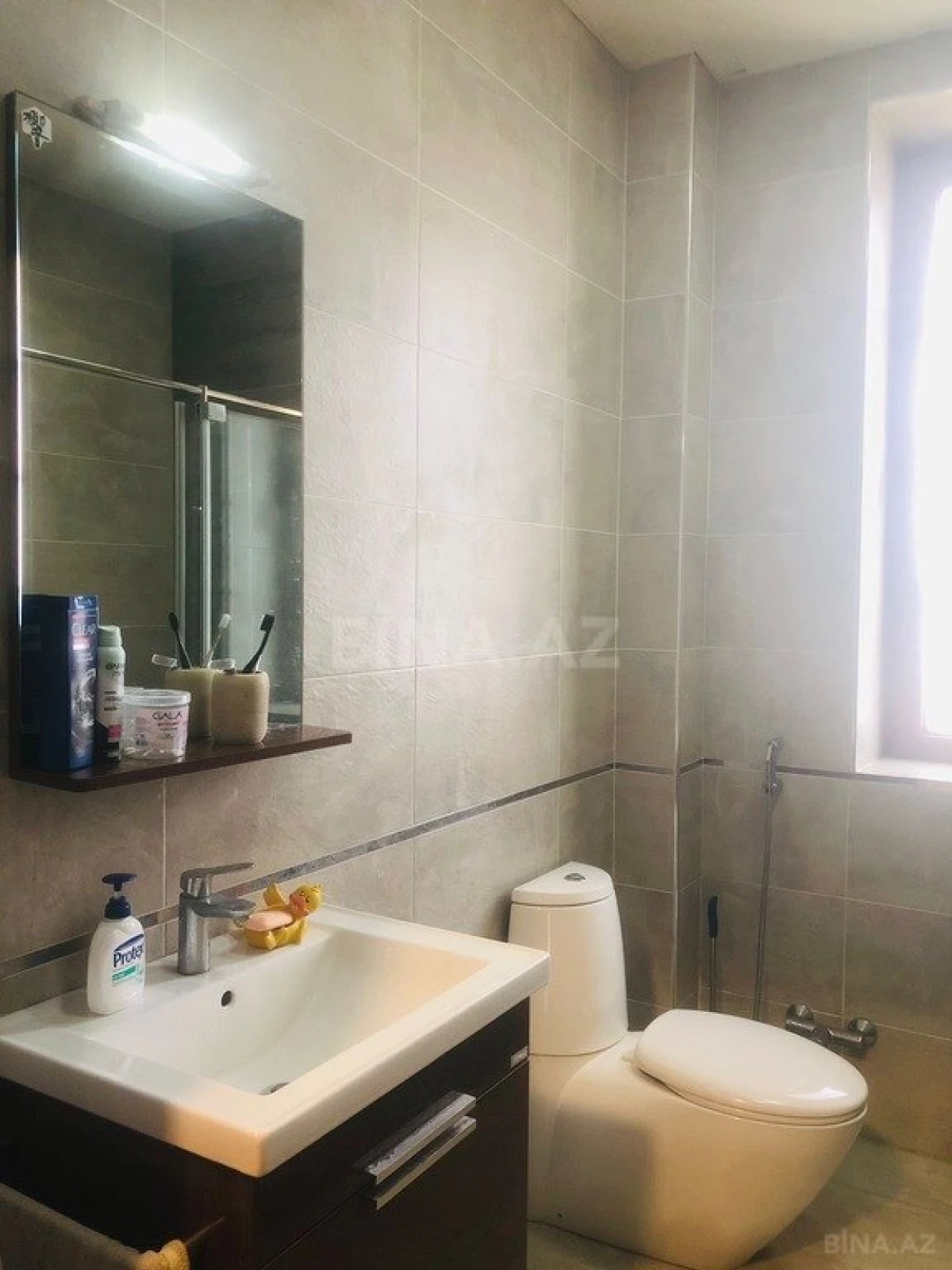 Satılır 4 otaqlı həyət evi 280 m²