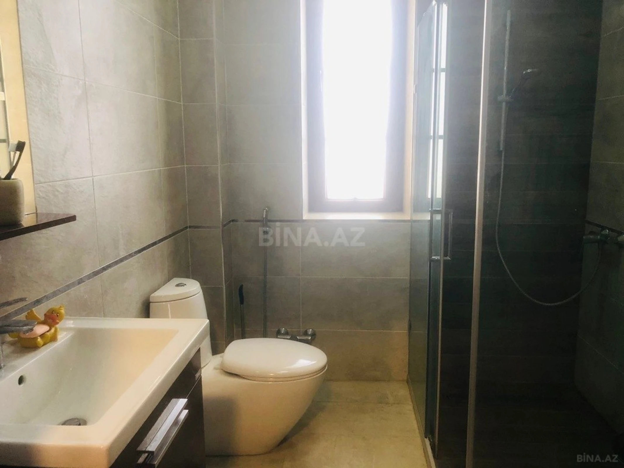 Satılır 4 otaqlı həyət evi 280 m²