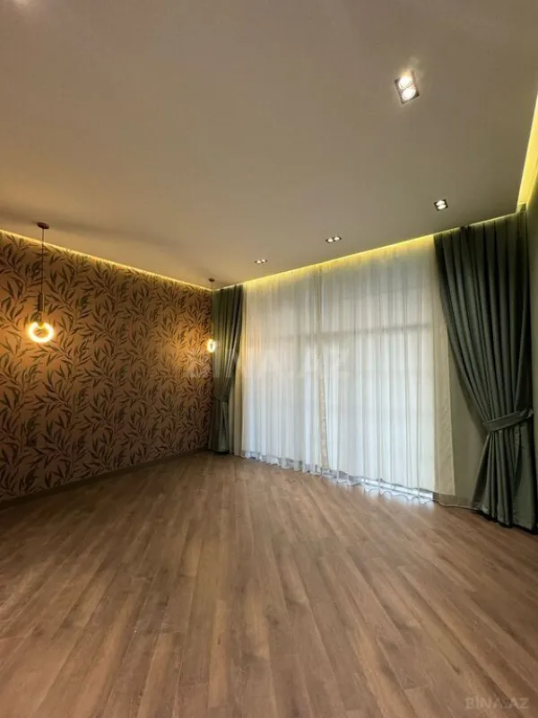 Satılır 6 otaqlı həyət evi 600 m²