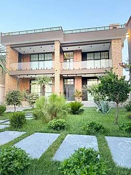 Satılır 6 otaqlı həyət evi 600 m²