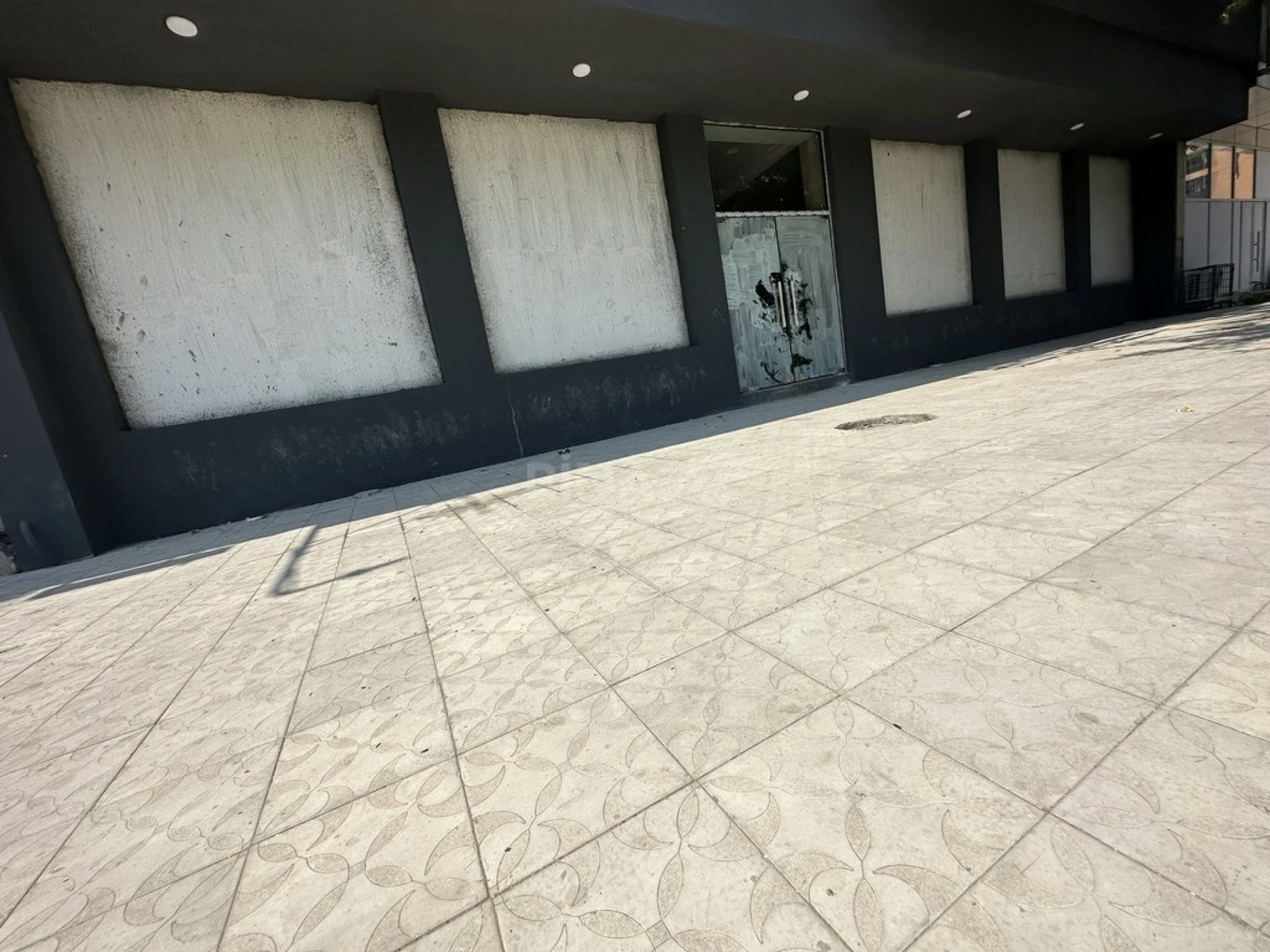 Kirayə verilir obyekt 377 m²